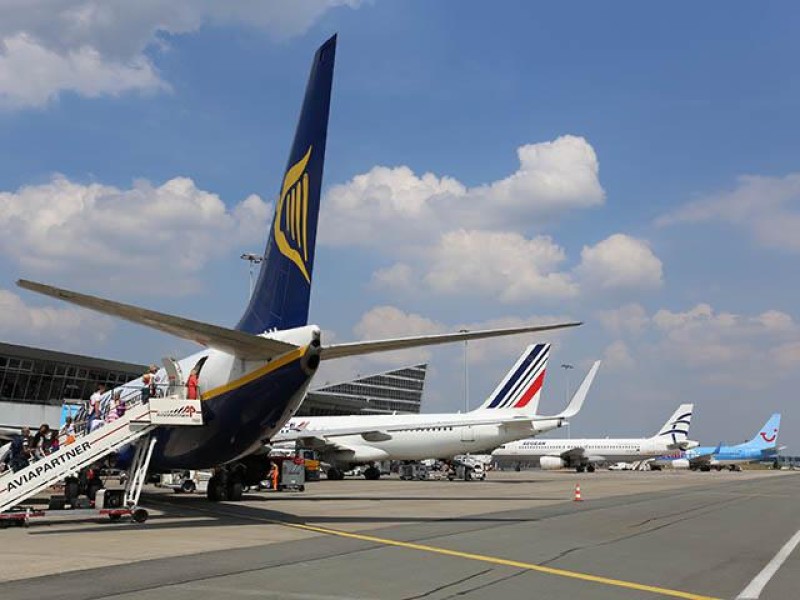 Réserver un taxi depuis l'aéroport de Lille pour un déplacement professionnel